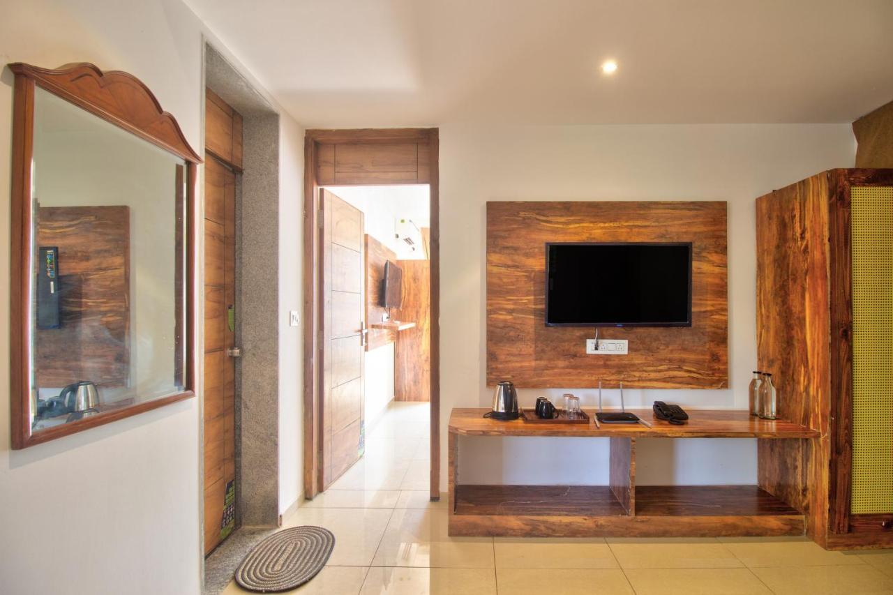 Goa Stay Hotel Calangute Exterior photo