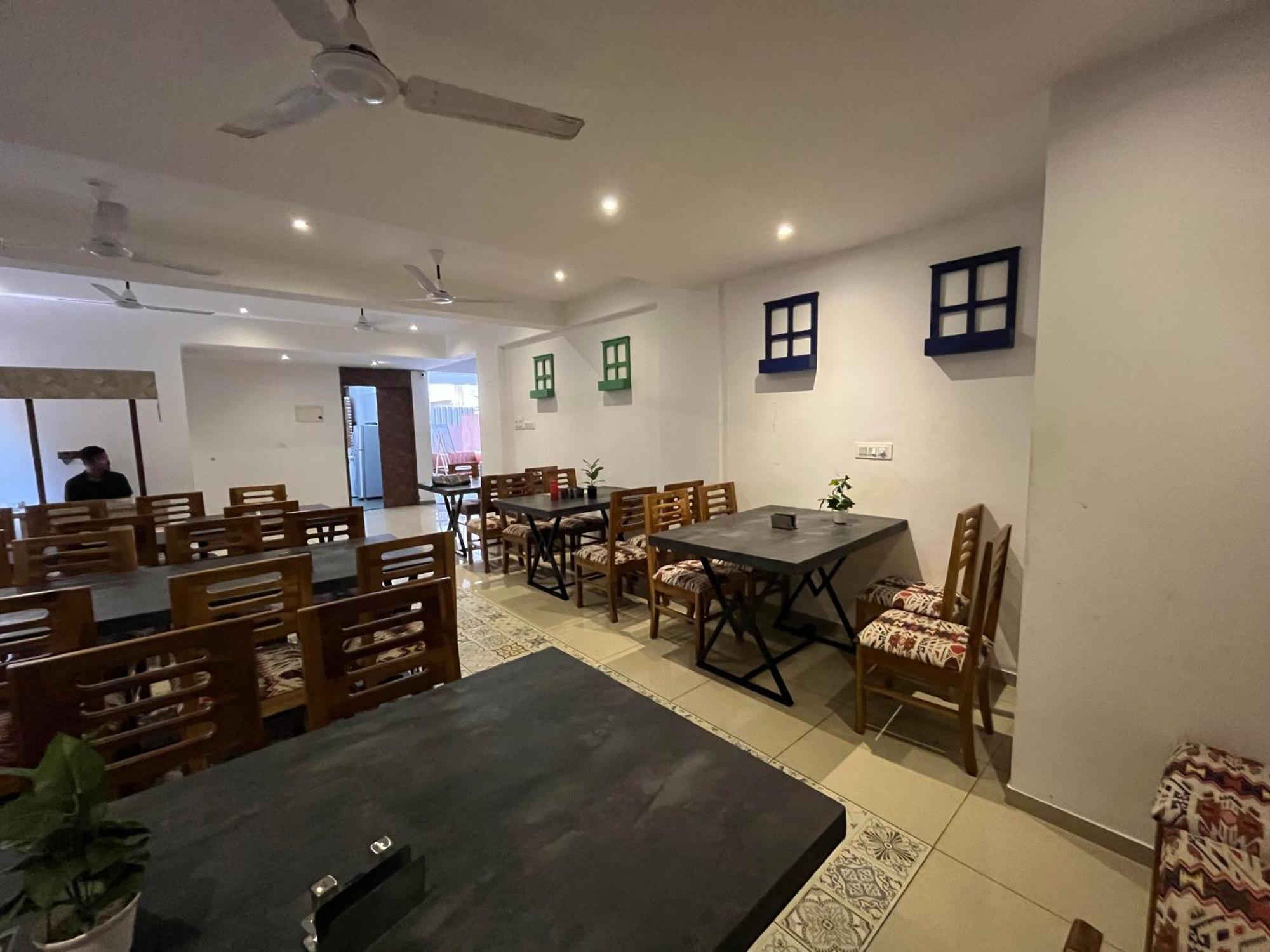 Goa Stay Hotel Calangute Exterior photo
